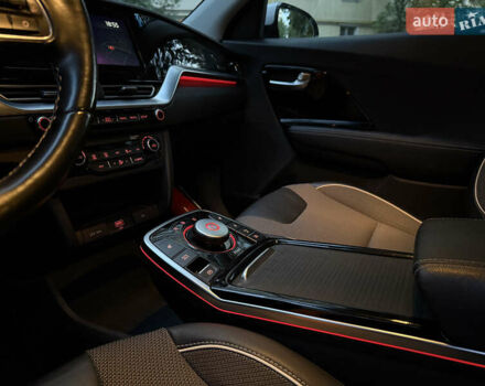 Серый Киа Niro, объемом двигателя 0 л и пробегом 131 тыс. км за 17599 $, фото 16 на Automoto.ua