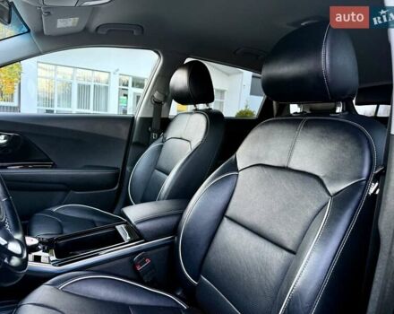 Киа Niro 2021 в Бердичеве на Automoto.ua Серый Киа Niro, объемом двигателя 0 л и пробегом 82 тыс. км за 19250 $, фото 49 на Automoto.ua