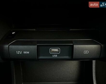 Серый Киа Niro, объемом двигателя 0 л и пробегом 54 тыс. км за 23900 $, фото 63 на Automoto.ua