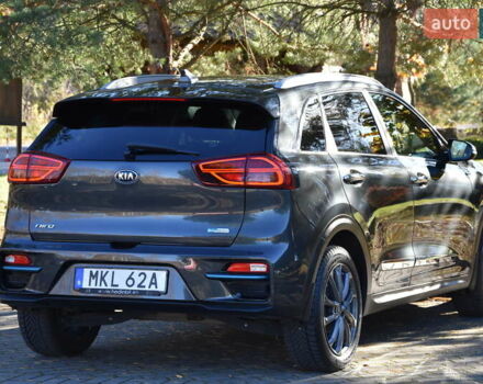 Сірий Кіа Niro, об'ємом двигуна 0 л та пробігом 99 тис. км за 22880 $, фото 6 на Automoto.ua
