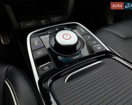 Серый Киа Niro, объемом двигателя 0 л и пробегом 82 тыс. км за 22900 $, фото 64 на Automoto.ua
