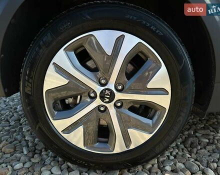 Сірий Кіа Niro, об'ємом двигуна 0 л та пробігом 37 тис. км за 23600 $, фото 28 на Automoto.ua