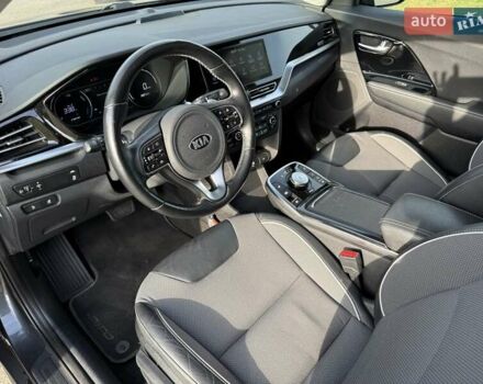 Сірий Кіа Niro, об'ємом двигуна 0 л та пробігом 88 тис. км за 21700 $, фото 26 на Automoto.ua