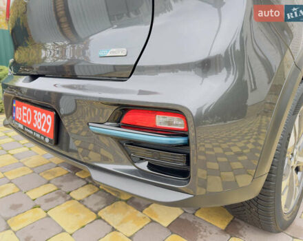 Серый Киа Niro, объемом двигателя 0 л и пробегом 137 тыс. км за 18350 $, фото 20 на Automoto.ua