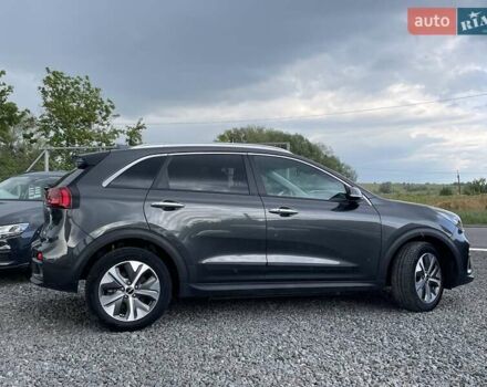 Серый Киа Niro, объемом двигателя 0 л и пробегом 88 тыс. км за 22250 $, фото 4 на Automoto.ua