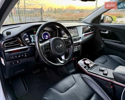 Киа Niro 2021 в Бердичеве на Automoto.ua Серый Киа Niro, объемом двигателя 0 л и пробегом 70 тыс. км за 21350 $, фото 53 на Automoto.ua