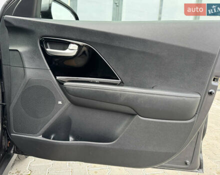 Серый Киа Niro, объемом двигателя 0 л и пробегом 147 тыс. км за 18450 $, фото 51 на Automoto.ua