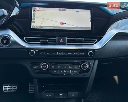 Сірий Кіа Niro, об'ємом двигуна 0 л та пробігом 100 тис. км за 21900 $, фото 55 на Automoto.ua