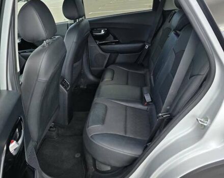 Серый Киа Niro, объемом двигателя 1.58 л и пробегом 55 тыс. км за 23500 $, фото 15 на Automoto.ua