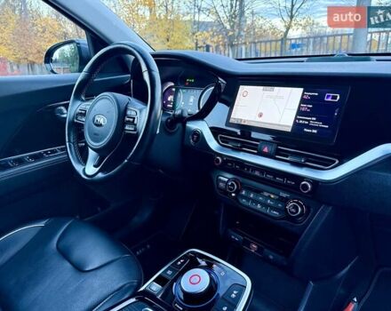Киа Niro 2021 в Бердичеве на Automoto.ua Серый Киа Niro, объемом двигателя 0 л и пробегом 82 тыс. км за 19250 $, фото 82 на Automoto.ua