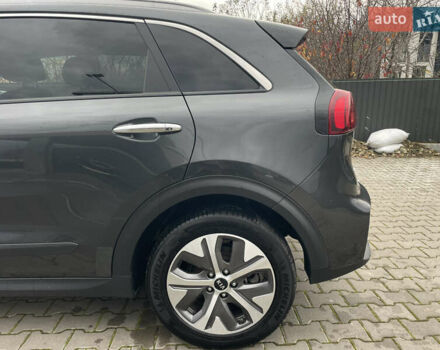 Сірий Кіа Niro, об'ємом двигуна 0 л та пробігом 52 тис. км за 22999 $, фото 10 на Automoto.ua