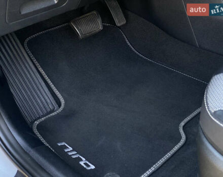 Серый Киа Niro, объемом двигателя 0 л и пробегом 59 тыс. км за 21299 $, фото 25 на Automoto.ua