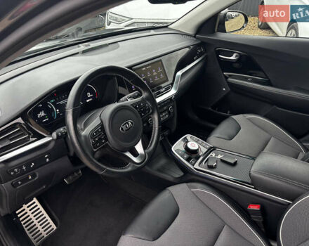 Серый Киа Niro, объемом двигателя 0 л и пробегом 39 тыс. км за 23100 $, фото 20 на Automoto.ua