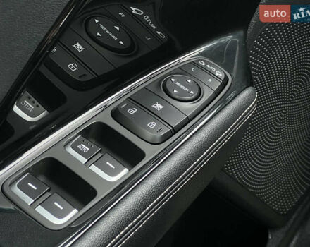 Серый Киа Niro, объемом двигателя 0 л и пробегом 107 тыс. км за 20903 $, фото 54 на Automoto.ua