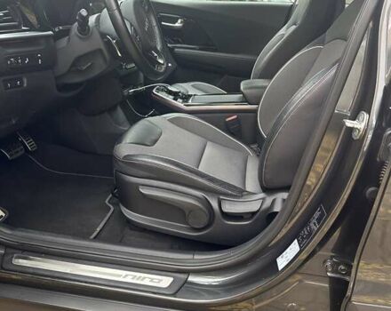 Киа Niro 2021 в Львове на Automoto.ua Серый Киа Niro, объемом двигателя 0 л и пробегом 76 тыс. км за 22700 $, фото 27 на Automoto.ua