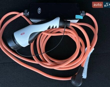 Серый Киа Niro, объемом двигателя 0 л и пробегом 54 тыс. км за 23900 $, фото 86 на Automoto.ua