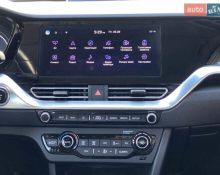 Серый Киа Niro, объемом двигателя 0 л и пробегом 59 тыс. км за 21299 $, фото 29 на Automoto.ua