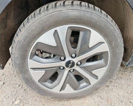 Сірий Кіа Niro, об'ємом двигуна 0 л та пробігом 76 тис. км за 18700 $, фото 20 на Automoto.ua