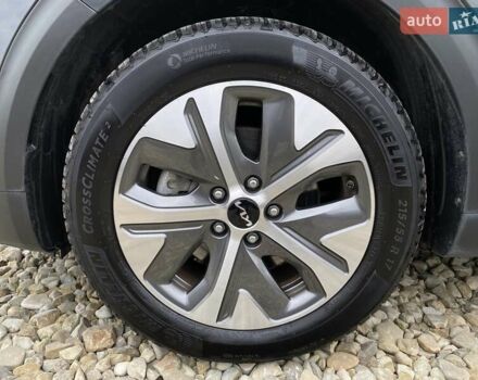 Серый Киа Niro, объемом двигателя 0 л и пробегом 86 тыс. км за 24400 $, фото 24 на Automoto.ua