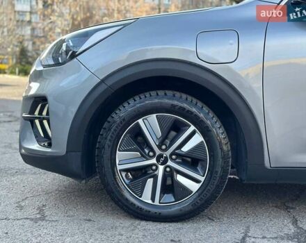 Серый Киа Niro, объемом двигателя 1.6 л и пробегом 57 тыс. км за 24900 $, фото 10 на Automoto.ua
