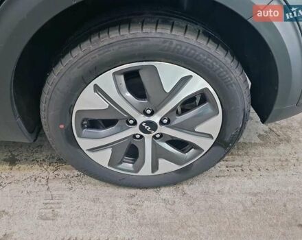 Сірий Кіа Niro, об'ємом двигуна 0 л та пробігом 111 тис. км за 19999 $, фото 12 на Automoto.ua