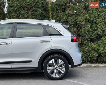 Сірий Кіа Niro, об'ємом двигуна 0 л та пробігом 141 тис. км за 17799 $, фото 25 на Automoto.ua