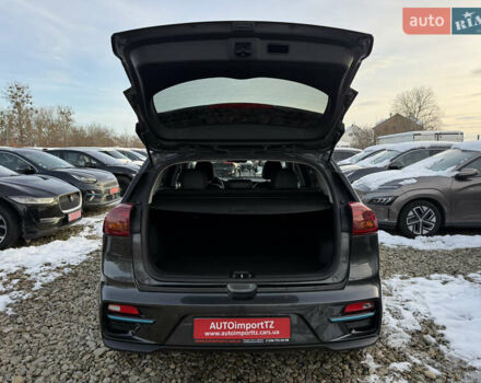 Сірий Кіа Niro, об'ємом двигуна 0 л та пробігом 97 тис. км за 22900 $, фото 85 на Automoto.ua