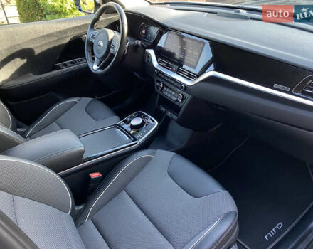 Серый Киа Niro, объемом двигателя 0 л и пробегом 59 тыс. км за 21299 $, фото 32 на Automoto.ua