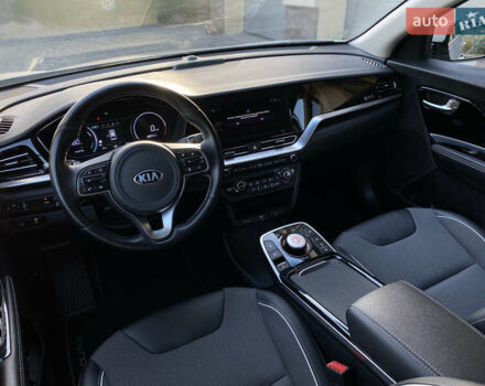 Серый Киа Niro, объемом двигателя 0 л и пробегом 59 тыс. км за 21299 $, фото 26 на Automoto.ua