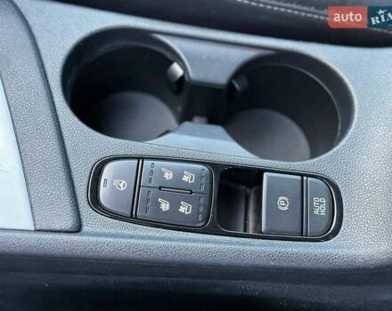 Серый Киа Niro, объемом двигателя 1.6 л и пробегом 57 тыс. км за 24900 $, фото 23 на Automoto.ua