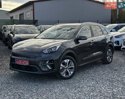 Сірий Кіа Niro, об'ємом двигуна 0 л та пробігом 50 тис. км за 19999 $, фото 3 на Automoto.ua