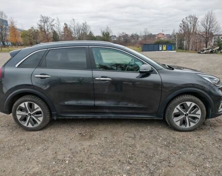 Сірий Кіа Niro, об'ємом двигуна 0 л та пробігом 76 тис. км за 18700 $, фото 2 на Automoto.ua