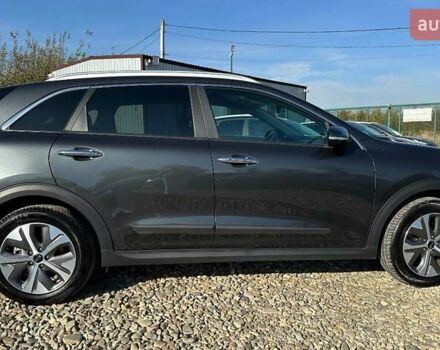 Сірий Кіа Niro, об'ємом двигуна 0 л та пробігом 37 тис. км за 23600 $, фото 25 на Automoto.ua