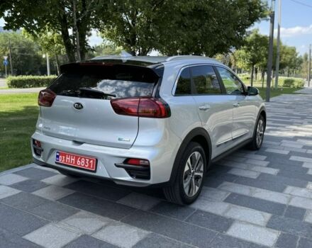 Серый Киа Niro, объемом двигателя 2 л и пробегом 98 тыс. км за 19200 $, фото 2 на Automoto.ua