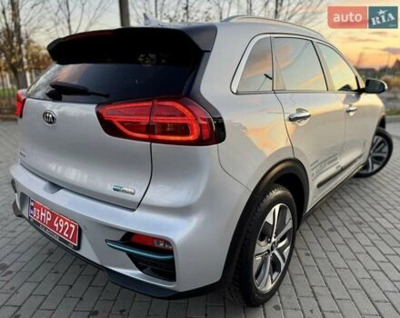 Киа Niro 2021 в Бердичеве на Automoto.ua Серый Киа Niro, объемом двигателя 0 л и пробегом 70 тыс. км за 21350 $, фото 21 на Automoto.ua