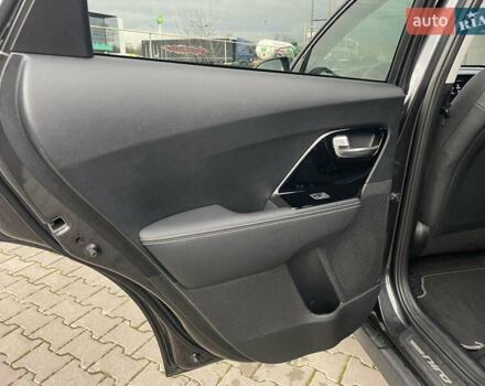 Сірий Кіа Niro, об'ємом двигуна 0 л та пробігом 52 тис. км за 22999 $, фото 25 на Automoto.ua