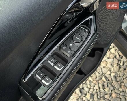 Серый Киа Niro, объемом двигателя 0 л и пробегом 67 тыс. км за 22400 $, фото 30 на Automoto.ua