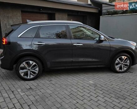 Сірий Кіа Niro, об'ємом двигуна 0 л та пробігом 136 тис. км за 18899 $, фото 4 на Automoto.ua