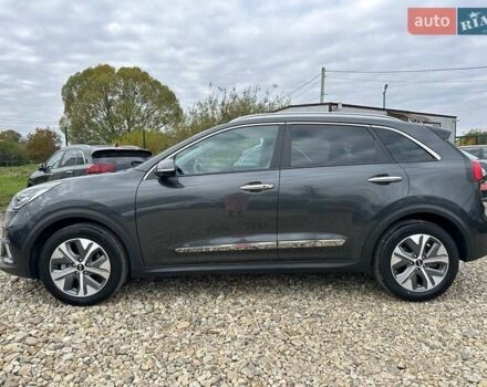 Серый Киа Niro, объемом двигателя 0 л и пробегом 62 тыс. км за 24600 $, фото 22 на Automoto.ua
