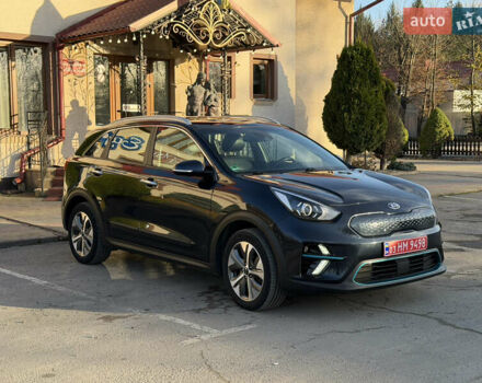 Серый Киа Niro, объемом двигателя 0 л и пробегом 157 тыс. км за 18350 $, фото 3 на Automoto.ua