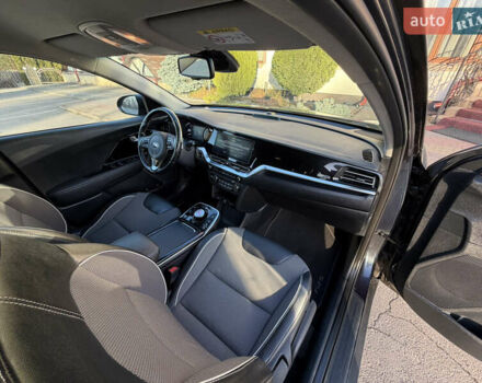 Серый Киа Niro, объемом двигателя 0 л и пробегом 157 тыс. км за 18350 $, фото 26 на Automoto.ua