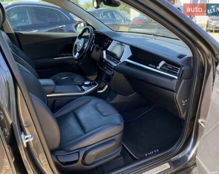 Серый Киа Niro, объемом двигателя 0 л и пробегом 67 тыс. км за 23400 $, фото 67 на Automoto.ua