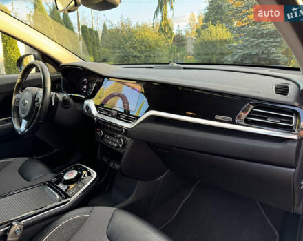 Серый Киа Niro, объемом двигателя 0 л и пробегом 117 тыс. км за 19300 $, фото 20 на Automoto.ua