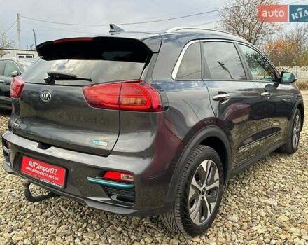 Сірий Кіа Niro, об'ємом двигуна 0 л та пробігом 100 тис. км за 21900 $, фото 21 на Automoto.ua