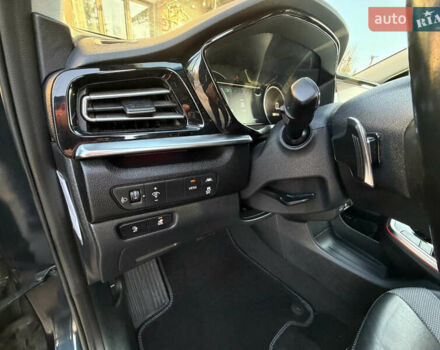 Серый Киа Niro, объемом двигателя 0 л и пробегом 157 тыс. км за 18350 $, фото 54 на Automoto.ua