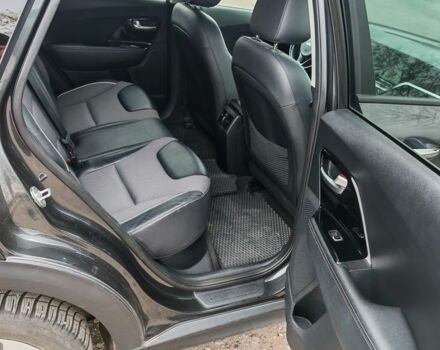 Сірий Кіа Niro, об'ємом двигуна 0 л та пробігом 76 тис. км за 18700 $, фото 11 на Automoto.ua
