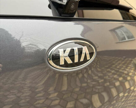 Сірий Кіа Niro, об'ємом двигуна 0 л та пробігом 50 тис. км за 22300 $, фото 29 на Automoto.ua