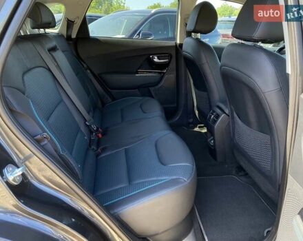 Серый Киа Niro, объемом двигателя 0 л и пробегом 67 тыс. км за 23400 $, фото 62 на Automoto.ua