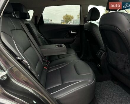 Серый Киа Niro, объемом двигателя 0 л и пробегом 62 тыс. км за 24600 $, фото 85 на Automoto.ua