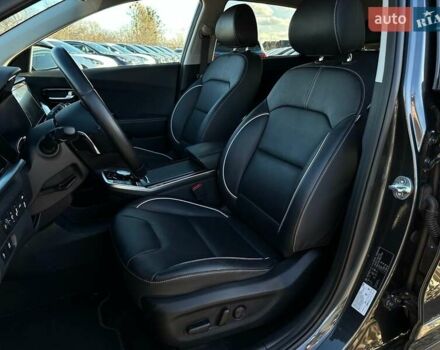 Серый Киа Niro, объемом двигателя 0 л и пробегом 54 тыс. км за 23900 $, фото 34 на Automoto.ua